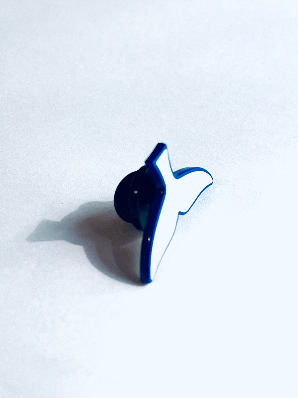 White and Blue Whale Tail Enamel Pin, Carnival Cruise - Picture 3 of 6